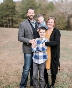 Lee Snelling and family